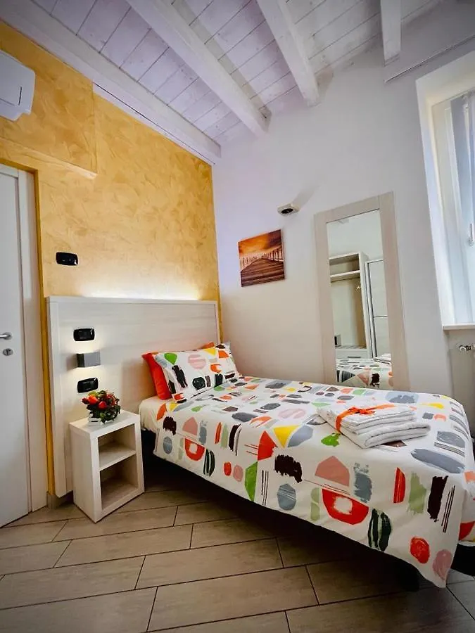 Vendégház Belsorrisovarese Elegance City Residence Private Parking -With Reservation-