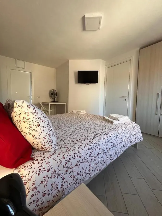 Guest house Belsorrisovarese Elegance City Residence Private Parking -With Reservation-